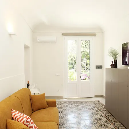 Versomare & Guest house