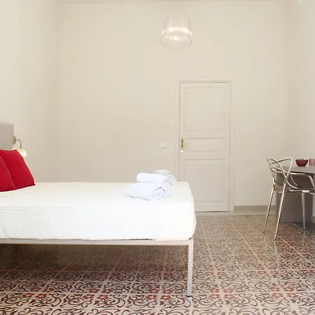 Versomare & Guest house *